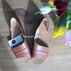 Universal Thread sandals